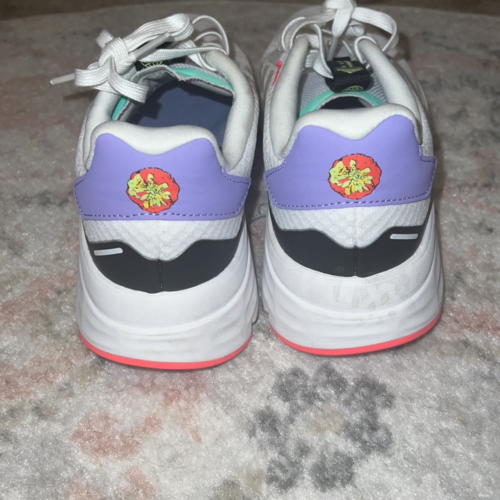 Adidas sneakers - Picture 2 of 4